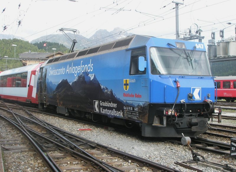 Hier ein Glacier Express aus Zermatt, nach St. Moritz, dieser Zug stand am 24.7.2009 in St. Moritz.