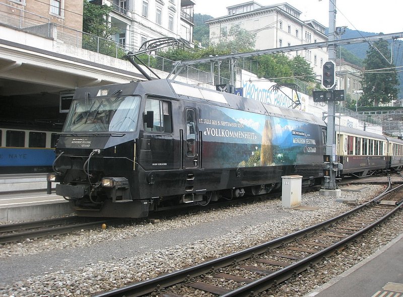 Hier ein Golden Pass Classic, bei der Einfahrt am 27.7.2009 in Montreux.