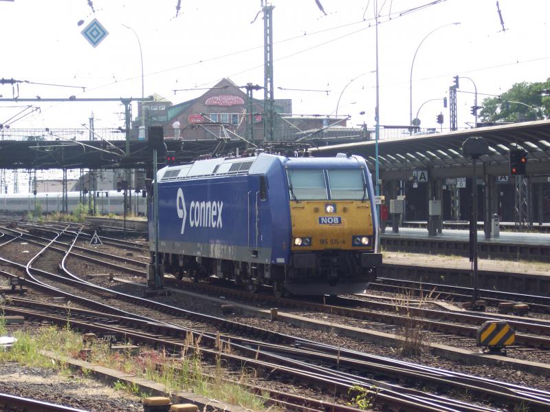 Hier ein NOB/Connex Lok im Gleisvorfeld des Hamburger Hauptbahnhofes.