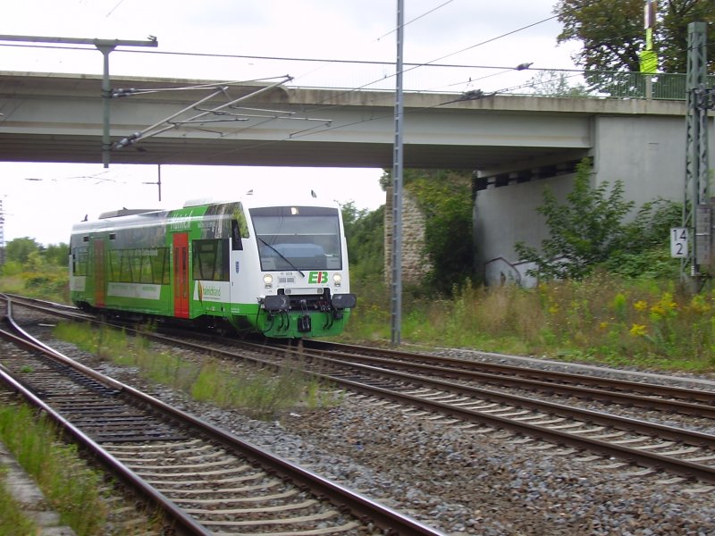 Hier ein Triebwagen der ErfurtBahn bei der berfhrungsfahrt von Erfurt nach Artern. Dieser pendelte am 8.09.07 auf dem Thrringer Teil der Unstrutbahn. 