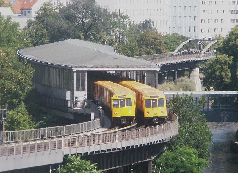 Hier ein U1 Treffen am 6.8.2009 an der Station M�ckernbr�cke.