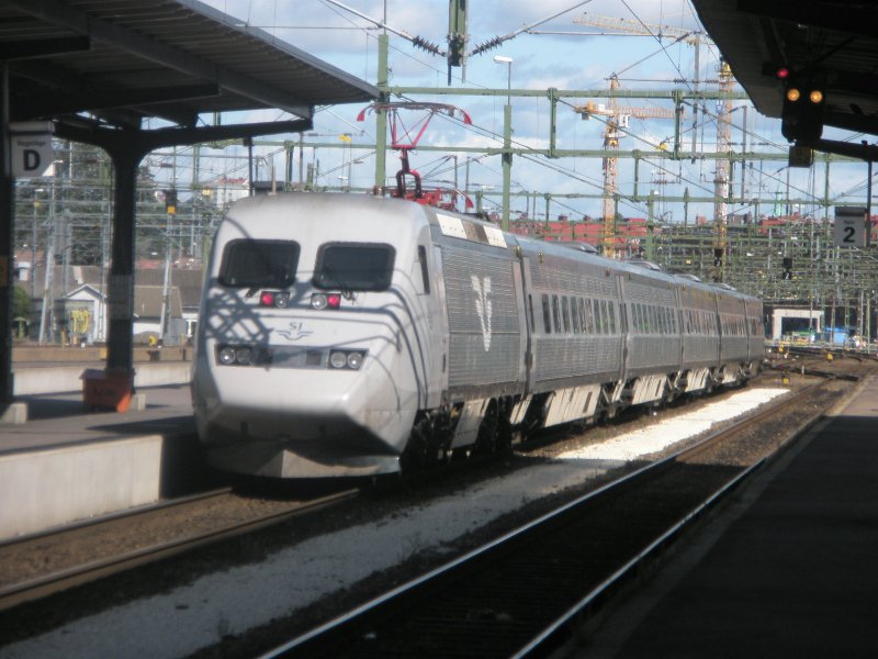 Hier ein X2000 nach Stockholm, bei der Ausfahrt am 18.8.2009 aus Gteborg.