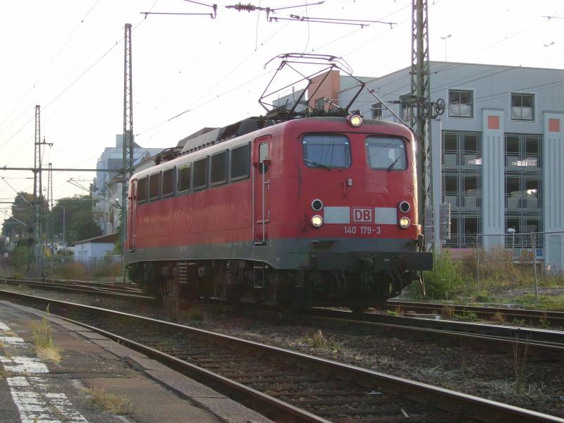 Hier fhrt 140 179 an ihren Kesselzug.