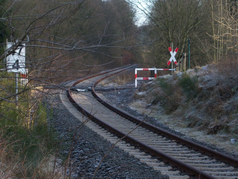 Hier fahren leider noch keine Zge, obwohl der Streckenabschnitt zwischen Marienheide und Meinerzhagen schon grtenteils reaktiviert ist. Dieses Foto entstand am 02.01.2008 in Marienheide.
