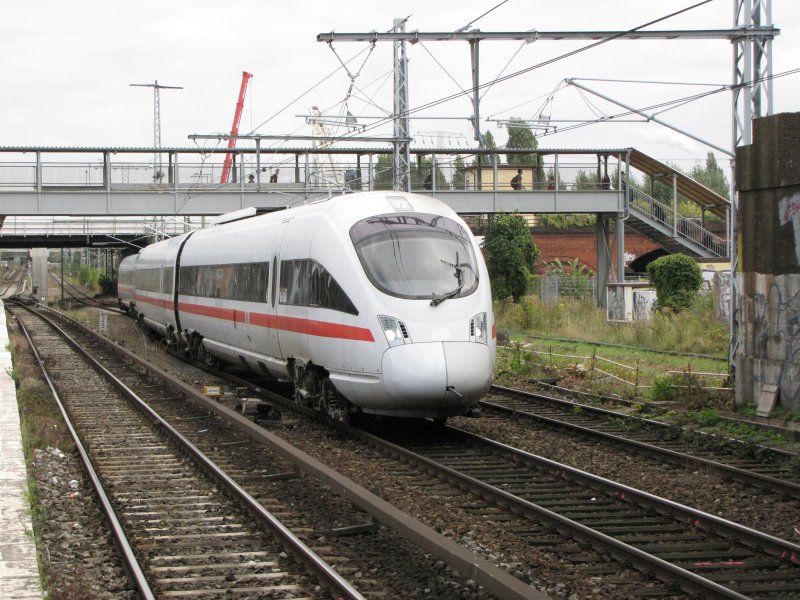 Hier der Gegenzug eines ICE 605 in Ostkreuz auf der Fahrt nach Kopenhagen. Abfahrt ist gegen 15.00 Uhr am Berliner Ostbahnhof.
