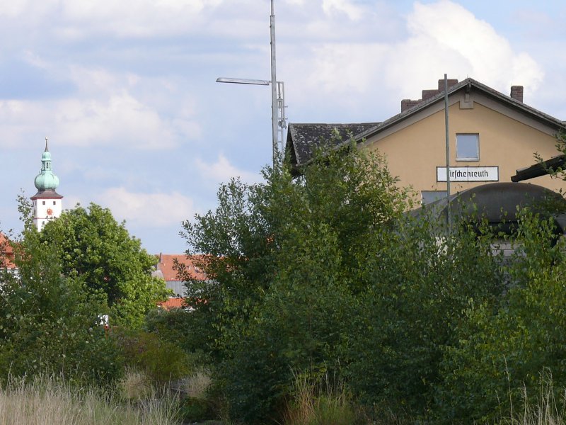 Hier hat die Modernisierung der Bahn noch nicht begonnen und wird auch nicht beginnen :(, Tirschenreuth den 22.08.2009