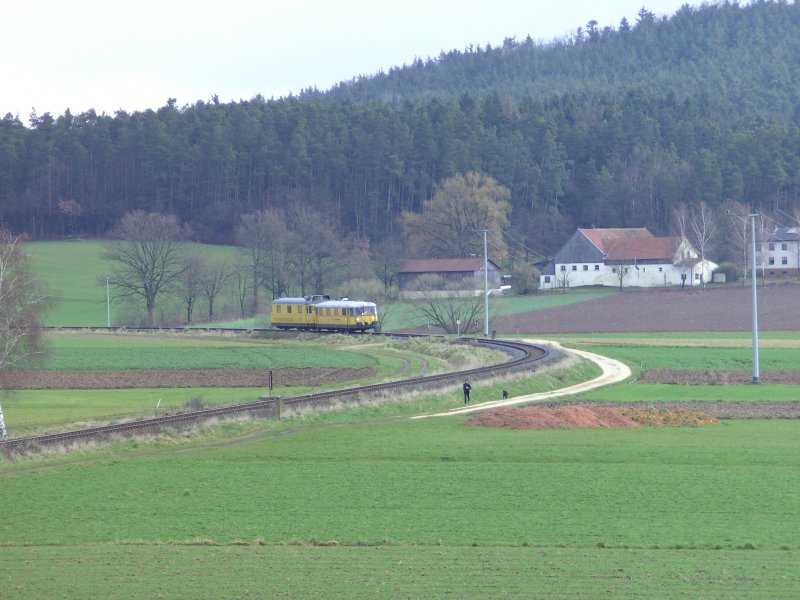 Hier ist der Messzug kurz vor Godlricht (06.04.2008, Strecke Amberg-Schnaittenbach)