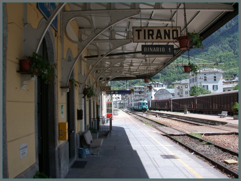 Hier noch ein Blick in die andere Richtung der Endstation Tirano.
(08.05.2007)