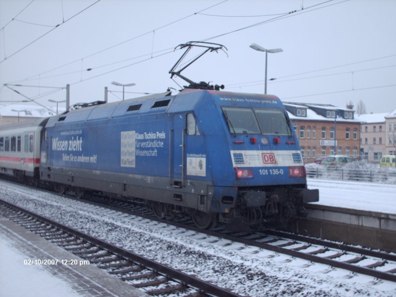 Hier noch einmal die BR101 136-0 am 10.02.2007 mit IC 2455  Pommersche Bucht . Sie verkehrte in umgekehrter Zugfolge. Warum eigentlich?