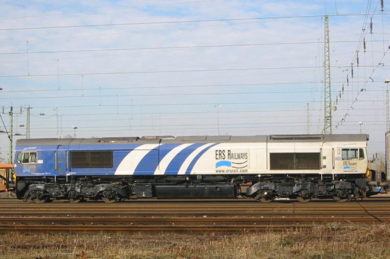 Hier noch mal die Class 66 von ERS Railways (Nr. 6603), als sie mit ihrem Gterzug am 09.02.2005 einen kurzen Halt im Gter- und Rangierbahnhof Karlsruhe einlegte.