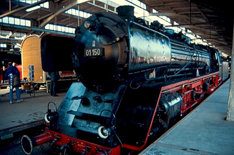 Hier noch in Nrnberg unter Dach und Fach. 8 Jahre spter ist sie ausgebrannt. Sie habe ich auf der Schiefen Ebene erlebt, als sie mit ACHT Wagen im Alleingang die Steigung bezwang.