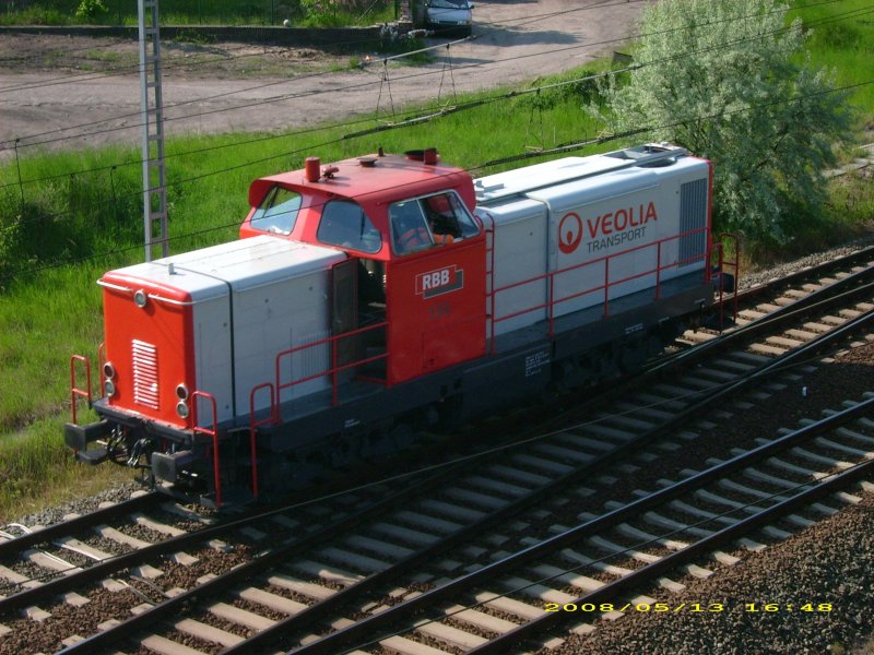 Hier nochmal V 133 der Veolia Cargo, diesmal die Seitenansicht. Fotografiert am 13.05.08 in Bitterfeld. Nach der Neulackierung htte ich sie fast nicht wiedererkannt! Kennt jemand die Baureihenbezeichnung.