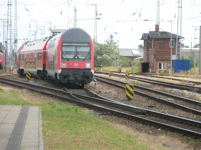 Hier eine S2 nach Warnemnde,dieser Zug wurde am 27.6.2009 in Rostock Hbf. eingesetzt.