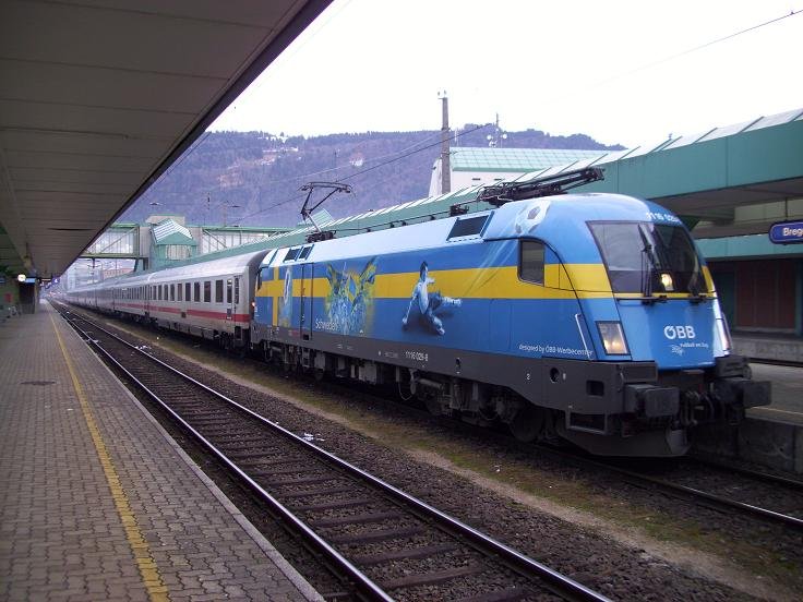 Hier die Schweden Lok in Bregenz mit dem IC 119 von Mnster nach Innsbruck am 2.2.09