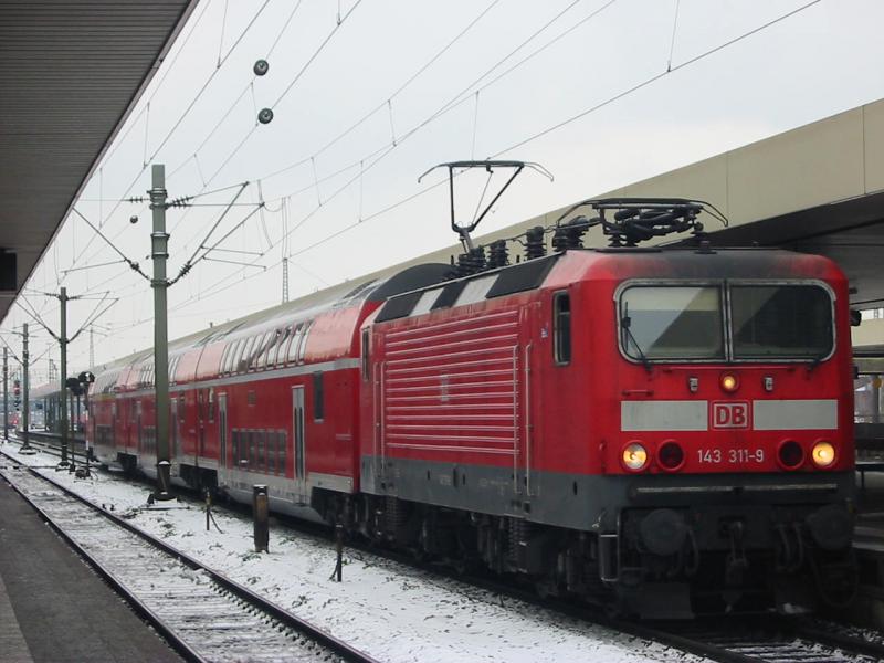 Hier sieht man die 143-311-9 die am 23.2.2005 im Mannheim Hbf war.