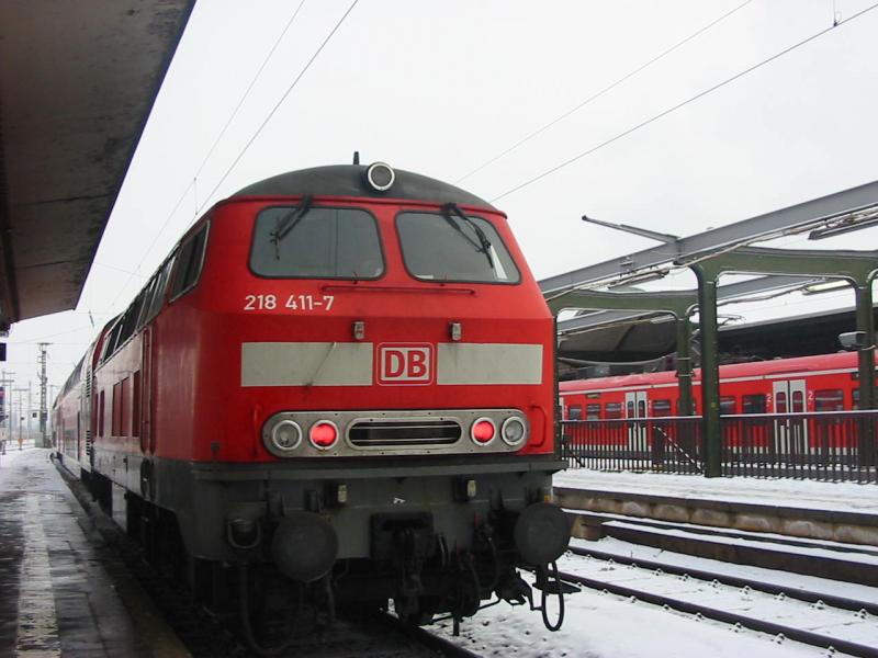 Hier sieht man die 218-411 die am 22.2.2005 eine Regionalbahn schob.