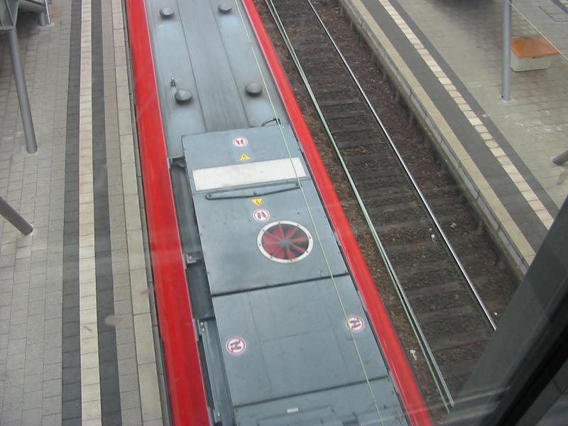 Hier sieht man einen L�ftungskasten einer ET425.2 sieht bei der 423,424 und 426 auch so aus.