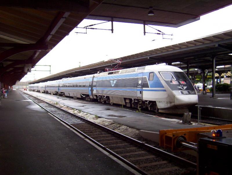 Hier sieht man den schwedischen Triebzug X 2000 am 12.8.05 in Gteborg.