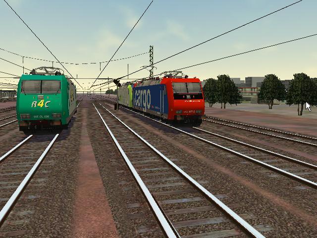 Hier sieht man das Treffen der neuen Loks. Links eine Lok der Firma Rail4Chem rechts eine 482 der Firma SBB CFF FFS Cargo dahinter ist die 485-001.
