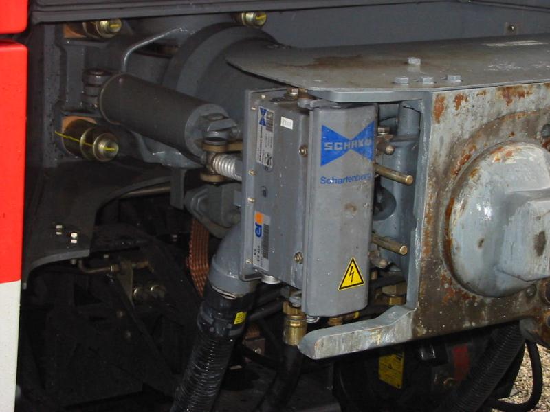 Hier sieht man die Verkabelung der Scharfenbergkupplung an einer ET425.