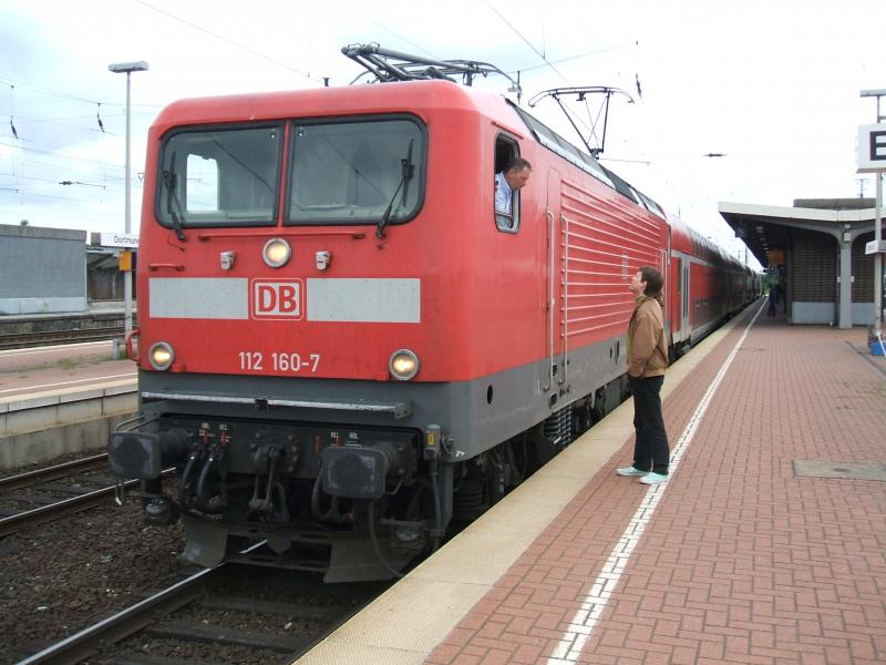 Hier steht 112 160 - 7 in Dortmund an Gleis 20. Am Harken ist RE 4 (Dortmund-Witten-Hagen-Wuppertal-Dsseldorf-Mnchengladbach-Aachen). Planmige Abfahrt war 14:09 am 05.06.2006.