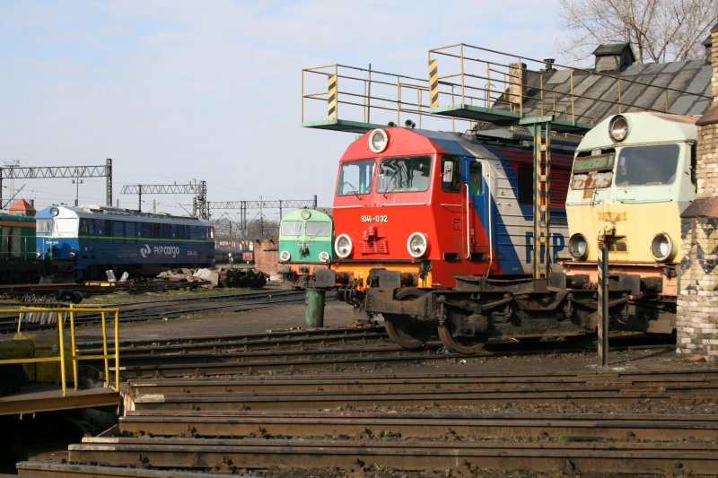 Hier SU46-043,053,032 und 006 in Wegliniec am 21.03.09