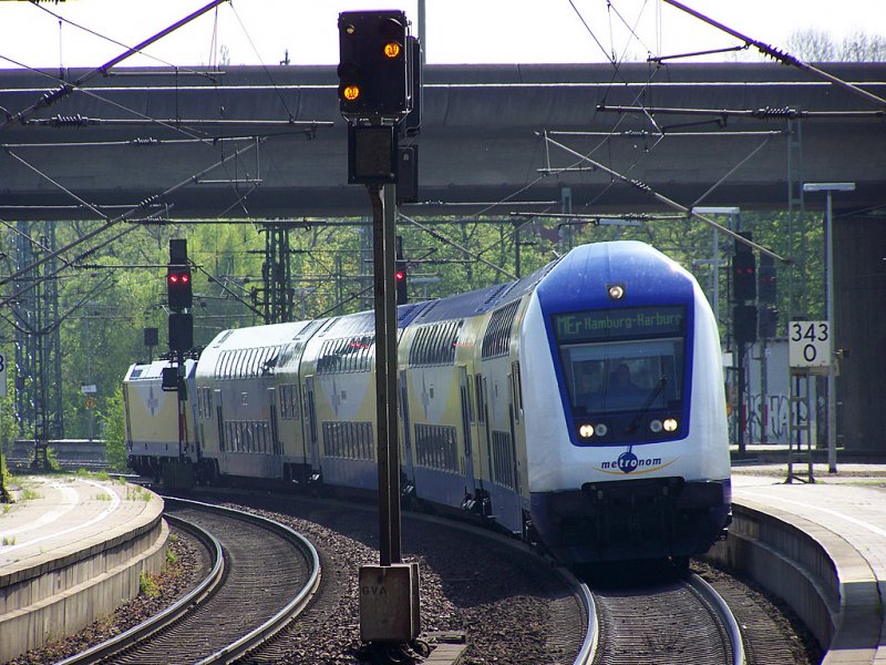 Hier trifft nun der MEr aus Tostedt in Hamburg-Harburg ein. Dieser Zug endet hier und f�hrt nach 35 Min�tigem Aufenthalt wieder zur�ck in Richtung Tostedt. 24.04.09