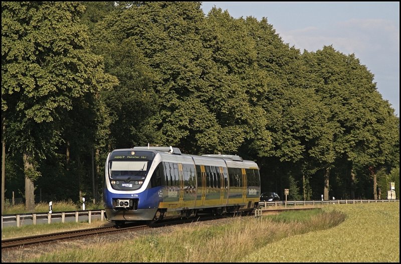 Hier ist VT724  Freie Hansestadt Bremen  als NWB81557 (RB67  DER WARENDORFER , Altenbeken - Mnster(Westf)Hbf, bei Telgte unterwegs. (23.06.2009)