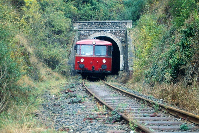 Hier waren wir bereits kurz vor der belgischen Grenze mit der bis zum letzten Platz ausgebuchten Ganitur. 11. Okt. 1997 .- gescanntes Dia