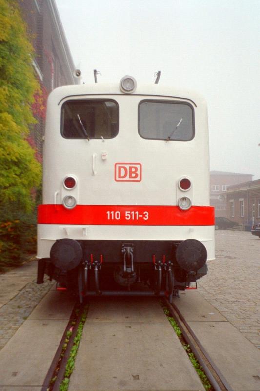 Hier die wie ich finde schnste 110, es handelt sich um eine ehm. 139 die durch Drehgestelltausch zur 110 511 des Fahrzeuginstandhaltungswerk Dessau wurde, mit ihr werden Lastprobefahrten, berfhrungen und Hilfeleistungen gefahren!