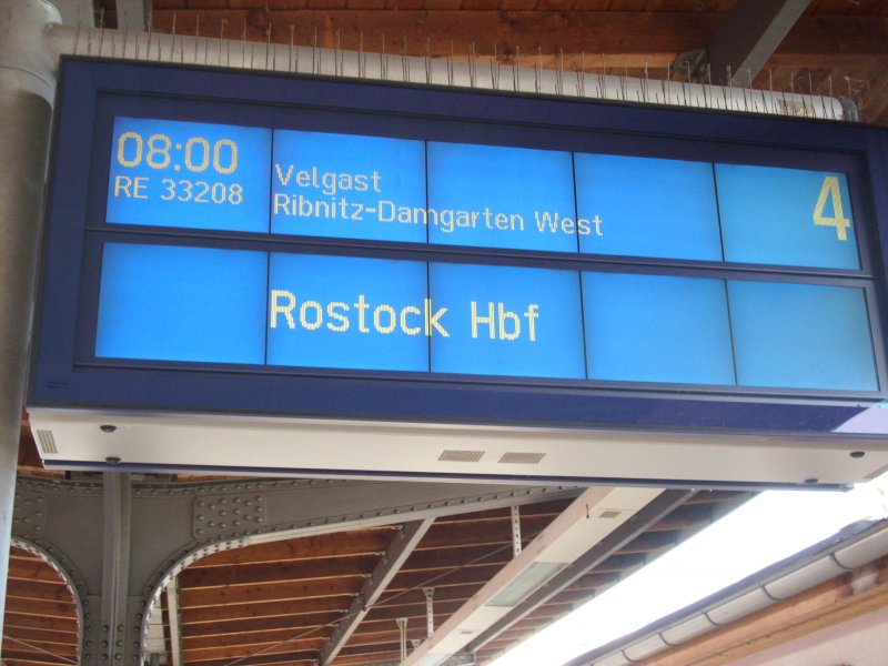 Hier wurde am 05.Juni 2009 in Stralsund der RE 33208 nach Rostock angekndigt.