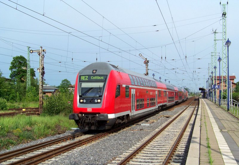Hier zu Sehen der RE2 auf der Fahrt von Schwerin Hbf nach Cottbus ber Raddusch, Vetschau udn Kolkwitz.
Lbbenau/Spreewald den 21.05.2009