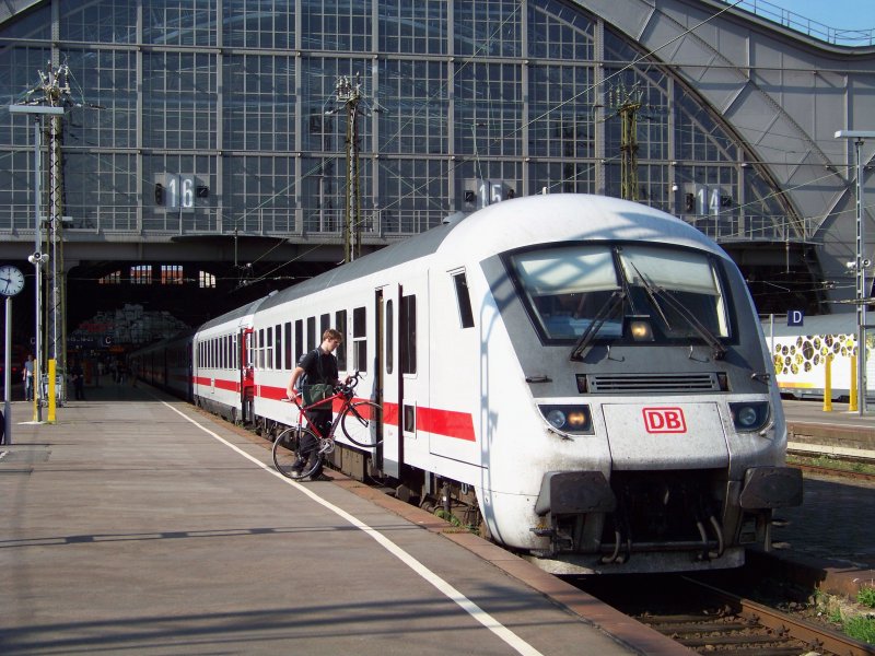 Hier zu sehen die Spitze des IC, welche von der Adler Mannheim gezogen wurde. Leipzig den 15.08.2009