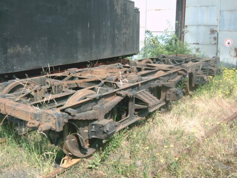 Hilfsdrehgestelle??? am 25.06.05 in Schwerin
<a href= http://www.bahnbilder.de/kauf  target= _blank ><img src= http://www.bahnbilder.de/counter/counter_new.php?key=90161659  alt= Bahnbilder.de  title= bahnbilder.de  border= 0 ></a>