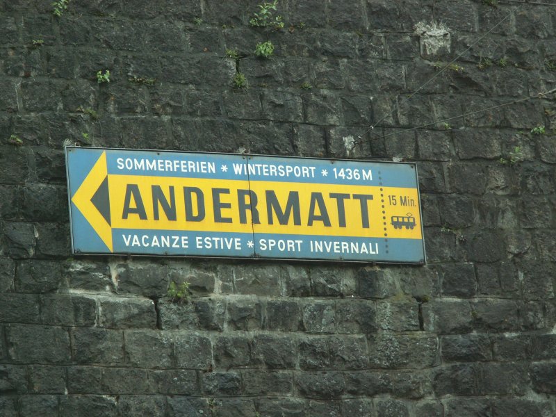 Hinweistafel beim Bahnhof Gschenen.02.06.07