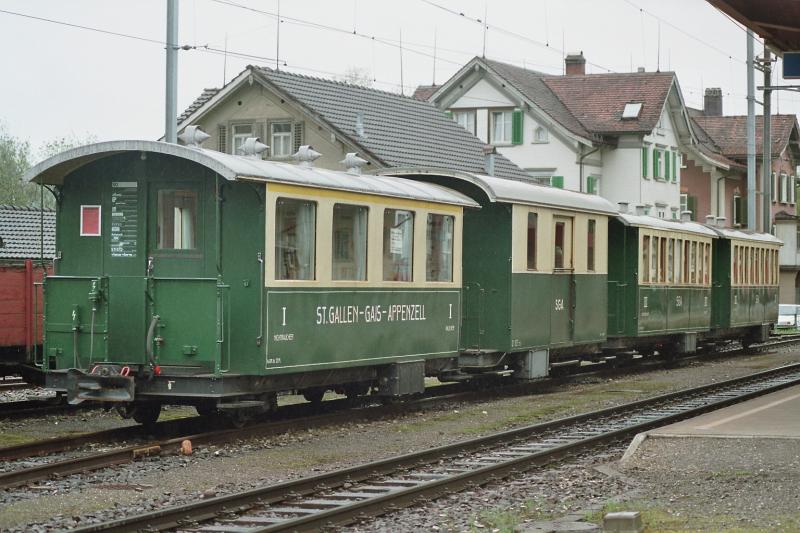 Historische Wagenkomp. As 101 + D 165 + C 118 + C 119 Abgestellt im Bahnhof Gais am 08.05.2006