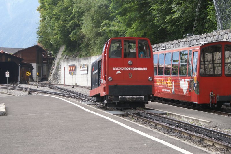 Hm 2/2 9 rangiert am 27.7.08 in Brienz.