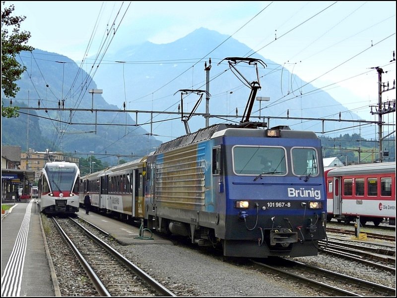 Hochbetrieb bei der Zentralbahn im Bahnhof von Meiringen am 01.08.08. (Jeanny)