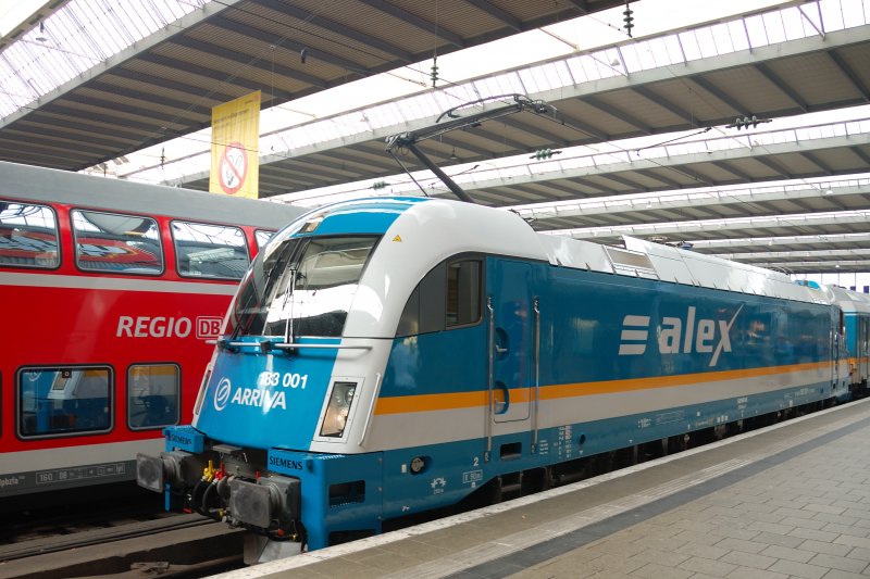 Hof - Mnchen: Eine Relation fr die Tauri der Arriva Lnderbahn. 183 001 Sekunden vor der Ankunft. 