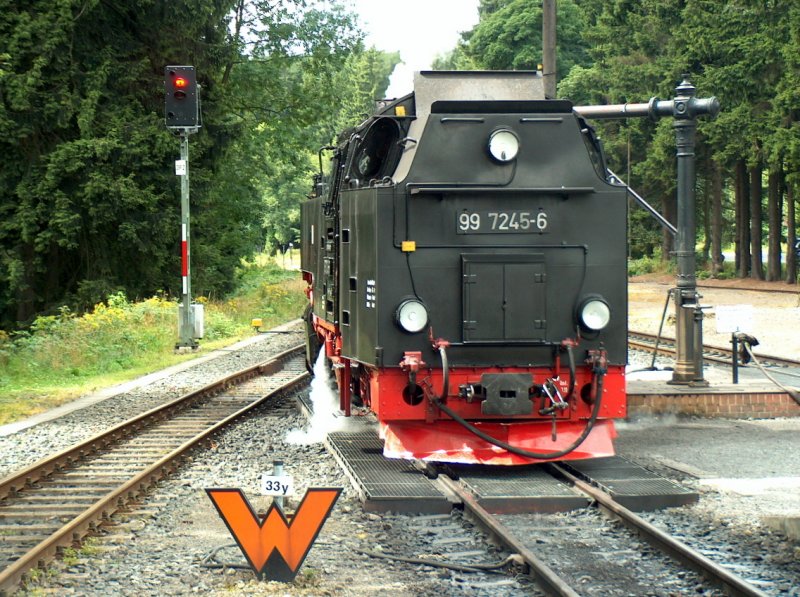 HSB 99 7245-6 beim Wasserfassen im Bahnhof Drei Annen Hohne; 11.08.2008