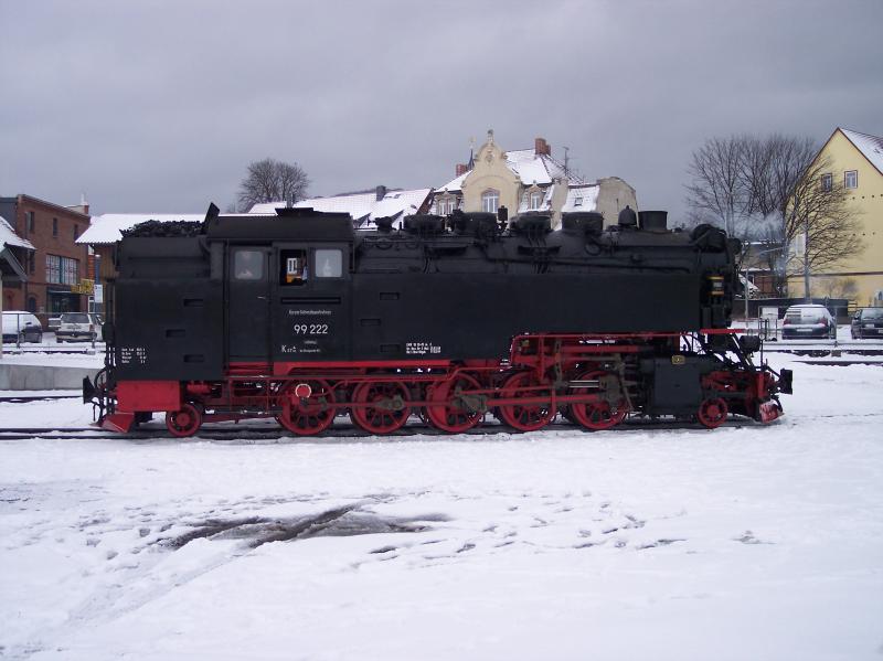HSB 99222 in Wernigerode bevor sie vor einen Zug Richtung Brocken gehngt wird
