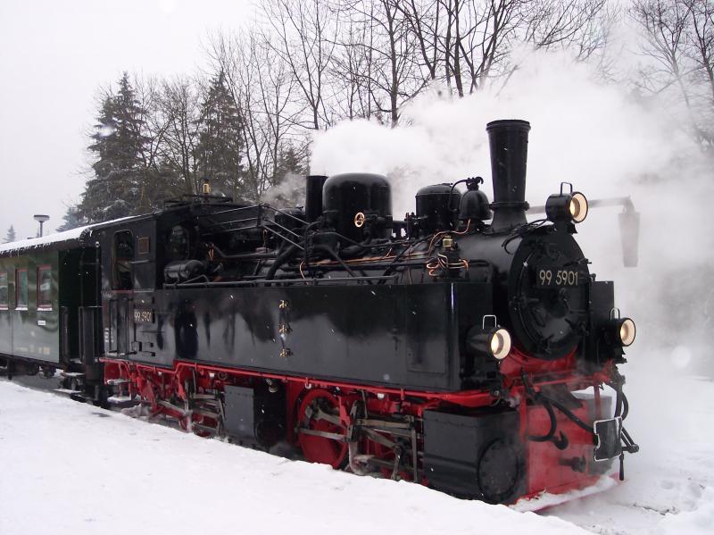 HSB 995901 mit dem Traditionszug in Drei Annen Hohne
