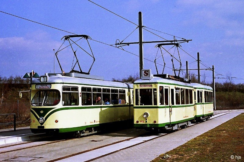 HTw 35 und 113 in der Schleife Daimlerstrae (27. Mrz 2004)