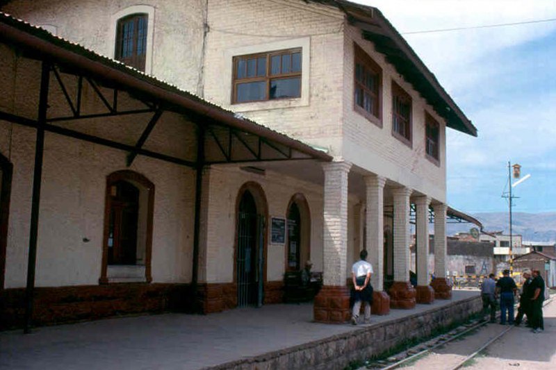 Huancayo (Meterspurbahnhof) aufgenommen am 1. November 2003