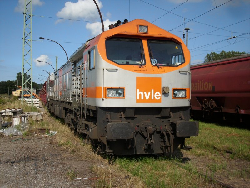 Hvle V330.1  brachte am 31.Juli 2009 einen Kieszug nach Bergen/
R�gen.Dieser wurde bis zum Abend auf der dortigen Ladestra�e entladen.Auch die Lok blieb bis zum Abend am Zug.