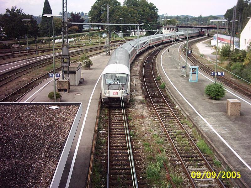 IC 119 fhrt am 9.9.05 in Lindau Hauptbahnhof ein. Zuglok derweil: Ludmilla