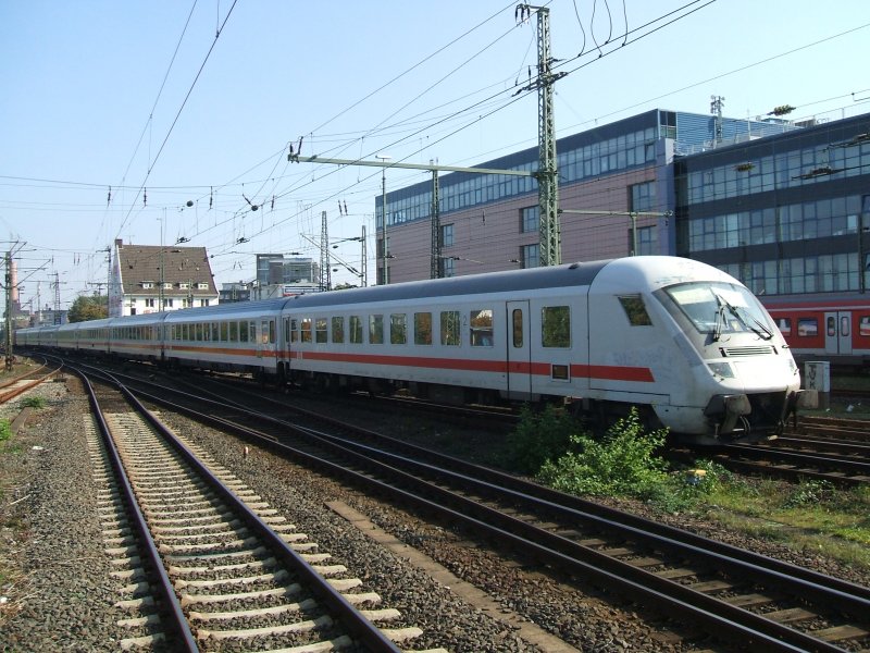 IC 2048 von Hannover nach Kln bei der Einfahrt in
den Dortmunder Hbf.(07.10.2007)