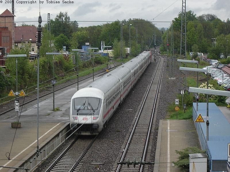 IC 2103 fhrt in Winnenden zur Nrnburger Hbf von Basel SBB um 16:23 Uhr am 28.04.2009 durch. Er wird von der BR 101 gezogen. Sein nchstes Halt ist Backnang.