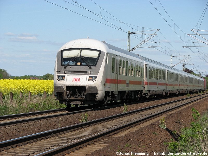 IC 2140 nach Kln Hauptbahnhof. Die Aufnahme entstand am 30.04.07 am B km 29,877 in der Ortschaft Hohnhorst. 