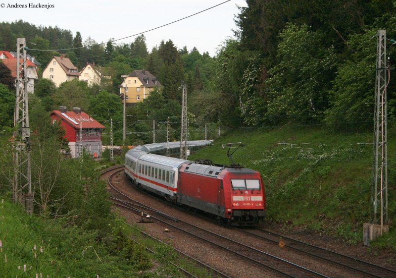 IC 2371  Schwarzwald  (Hamburg Altona-Konstanz) mit Schublok 101 073-5 am km 68,5 23.5.09